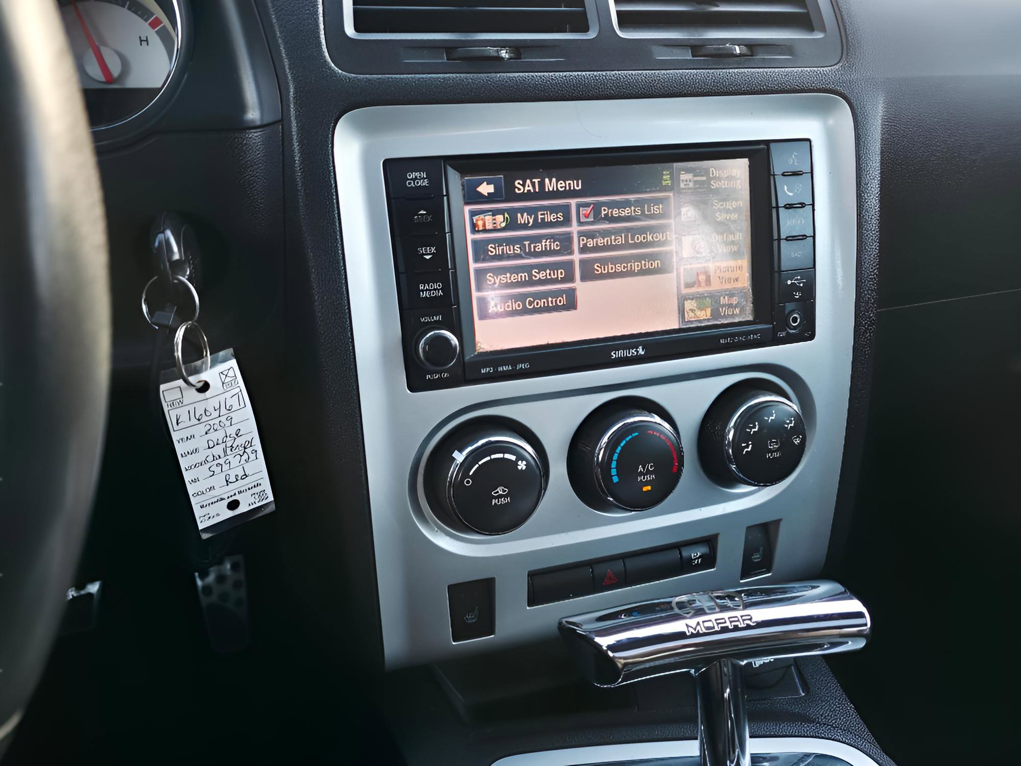 Used 2009 Dodge Challenger SE image 22