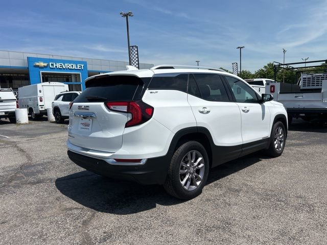 Used 2023 GMC Terrain SLT FWD image 3