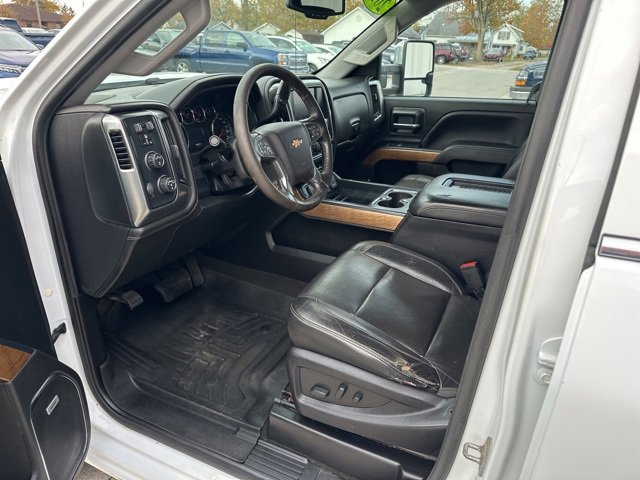 Used 2018 Chevrolet Silverado 3500 LTZ image 8