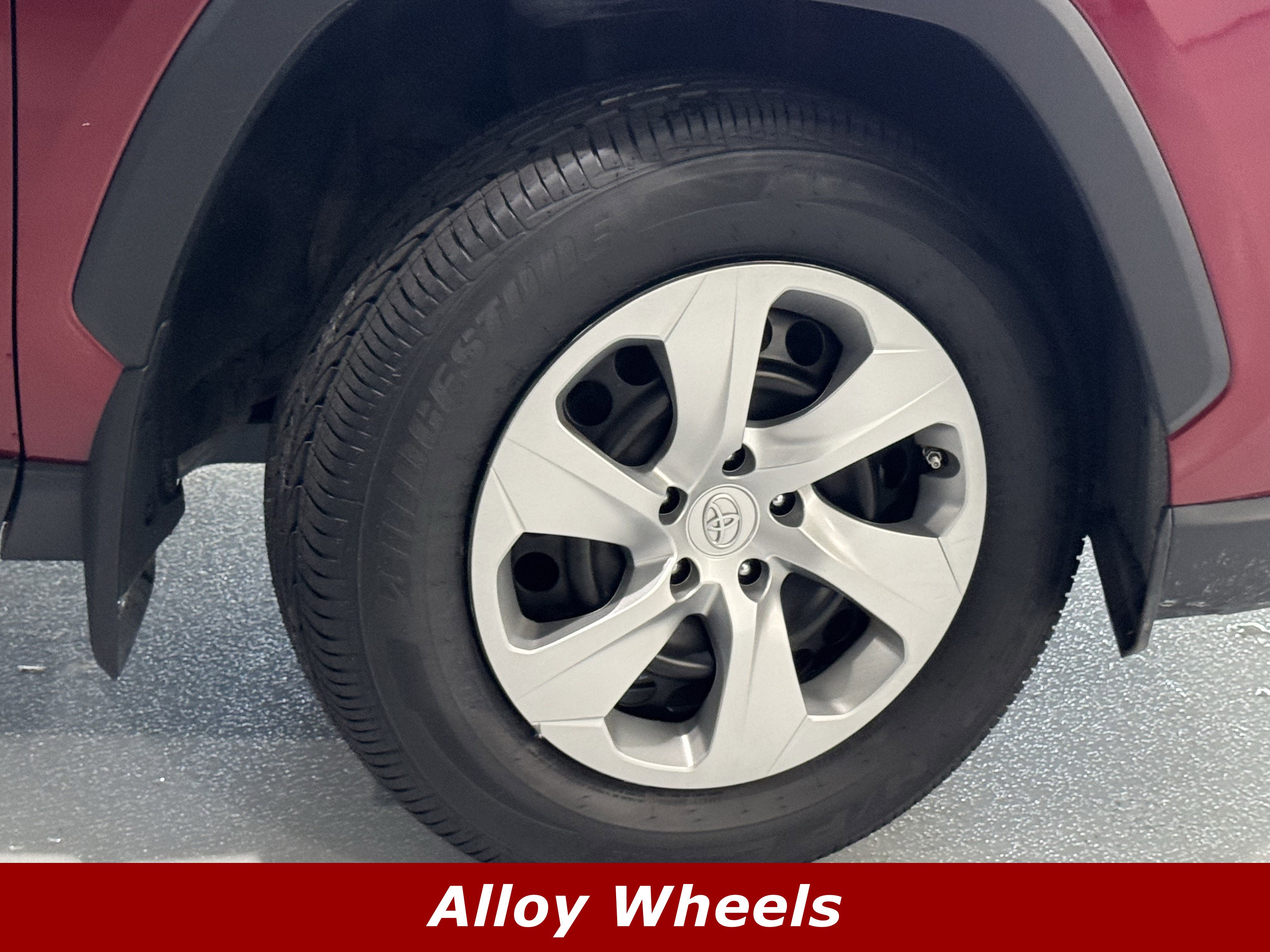 Used 2022 Toyota RAV4 LE image 14