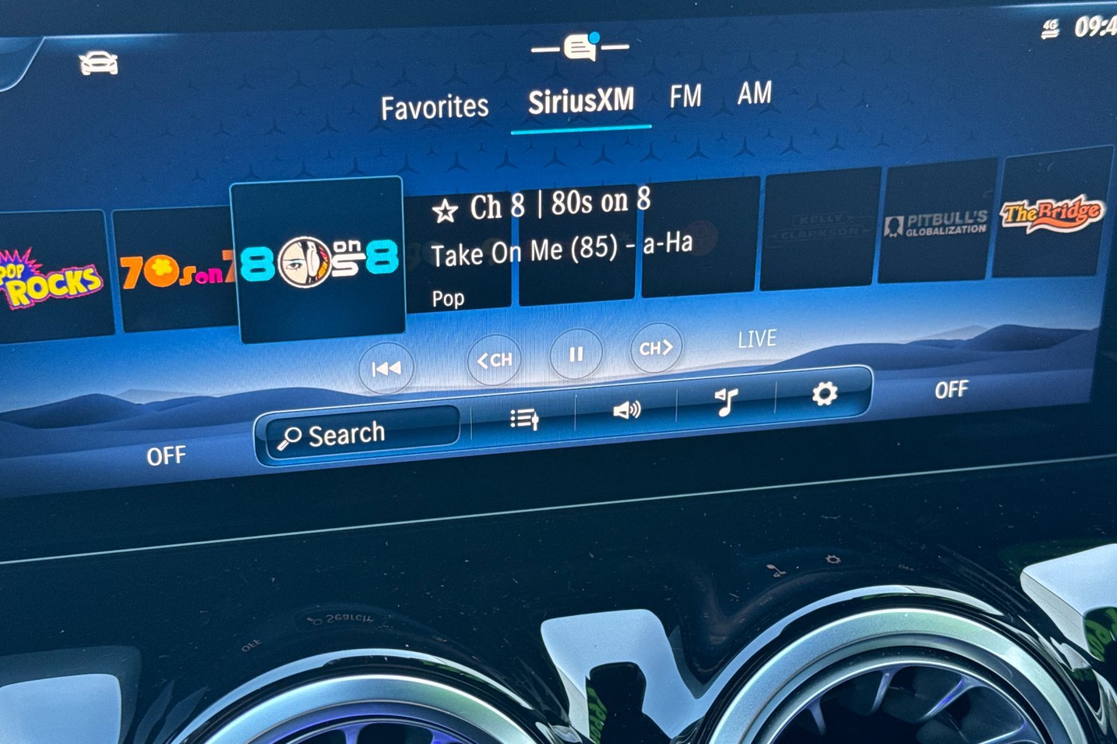 Certified 2025 Mercedes-Benz GLA 250 4MATIC image 18