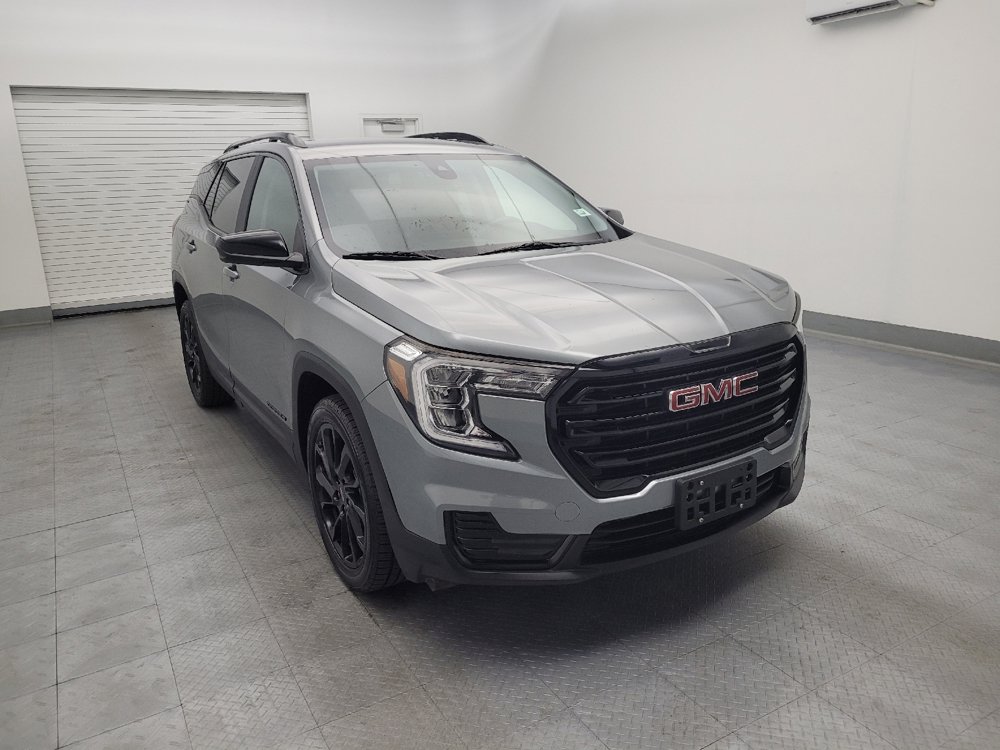 Used 2023 GMC Terrain SLE w/ Driver Convenience Package FWD image 13