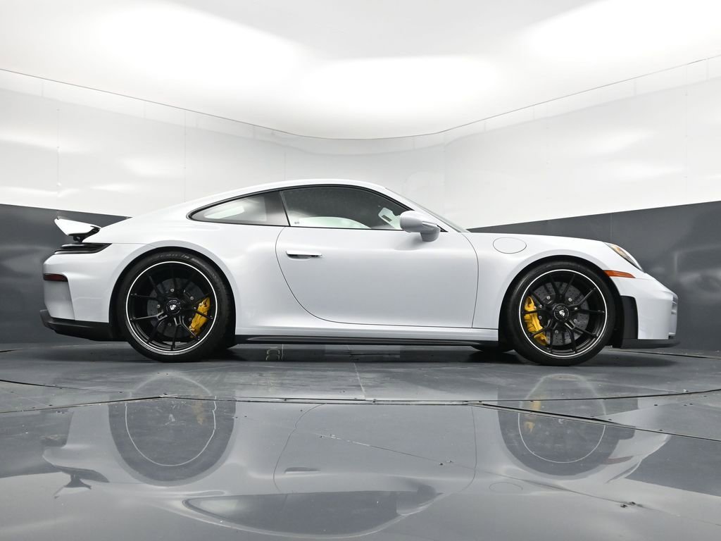 Certified 2025 Porsche 911 GT3 RWD image 25