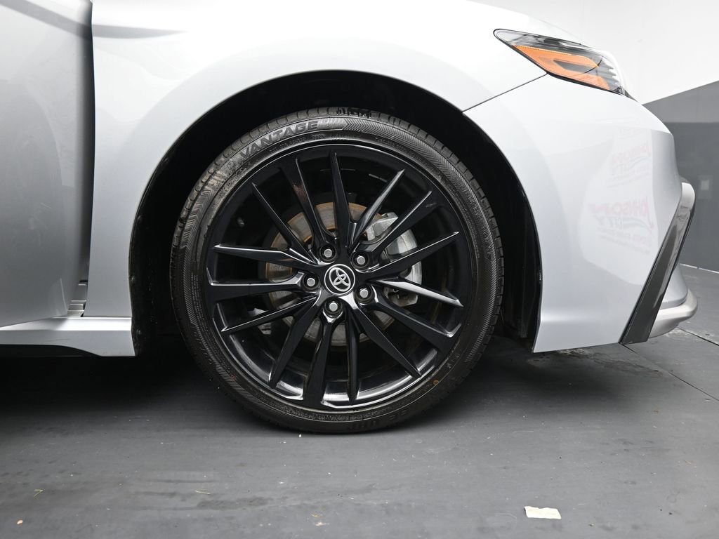 Used 2021 Toyota Camry XSE image 13