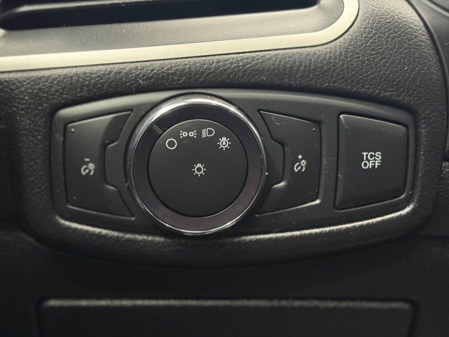 Used 2022 Ford Edge SE w/ Black Appearance Package image 23