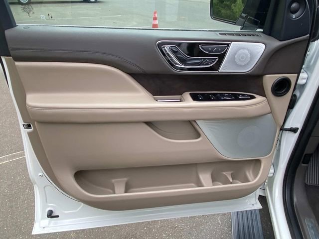 Used 2023 Lincoln Navigator L Reserve AWD/4WD image 13