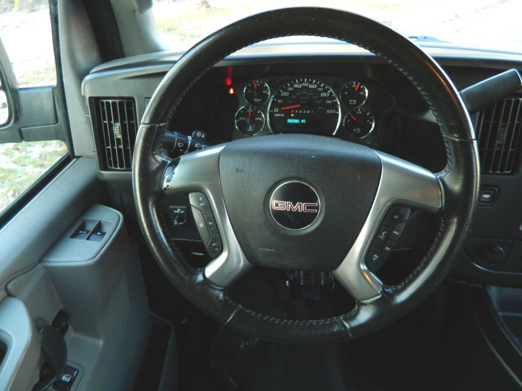 Used 2017 GMC Savana 2500 image 20