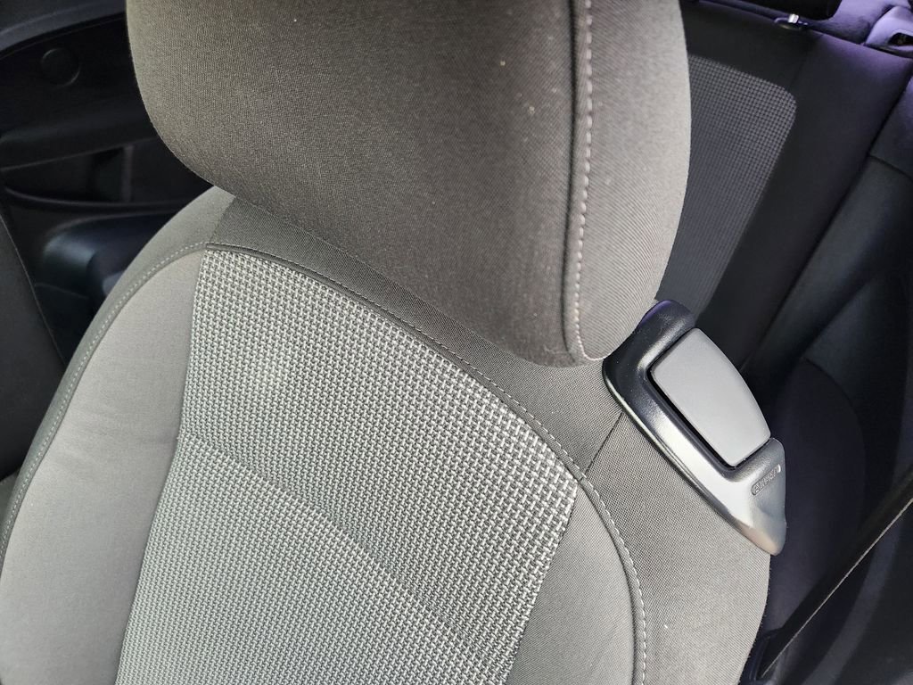 Used 2019 Volkswagen Beetle 2.0T SE FWD image 6