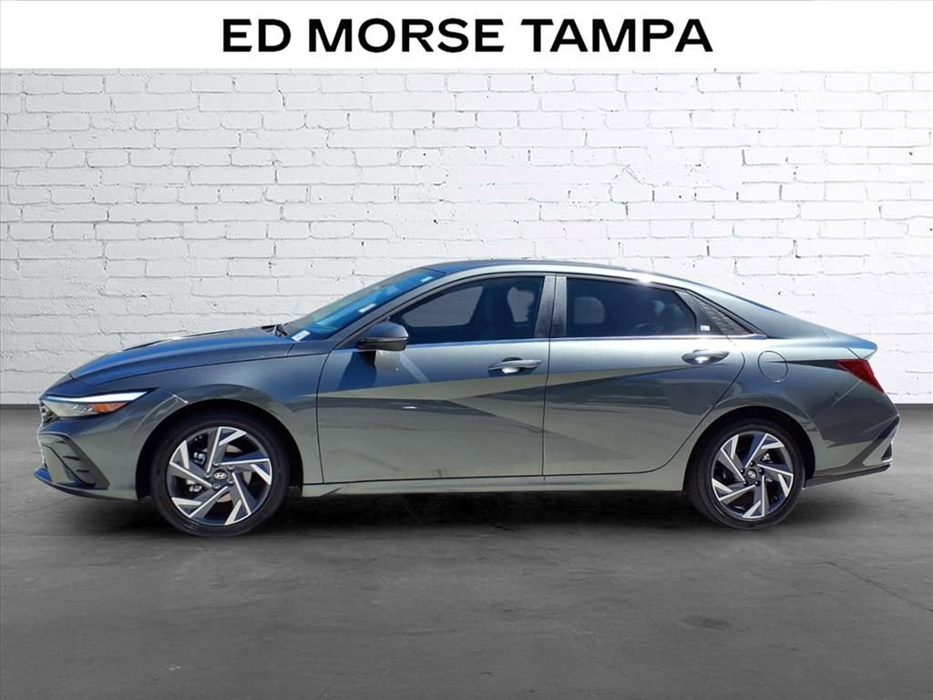 Used 2025 Hyundai Elantra Limited FWD video 2