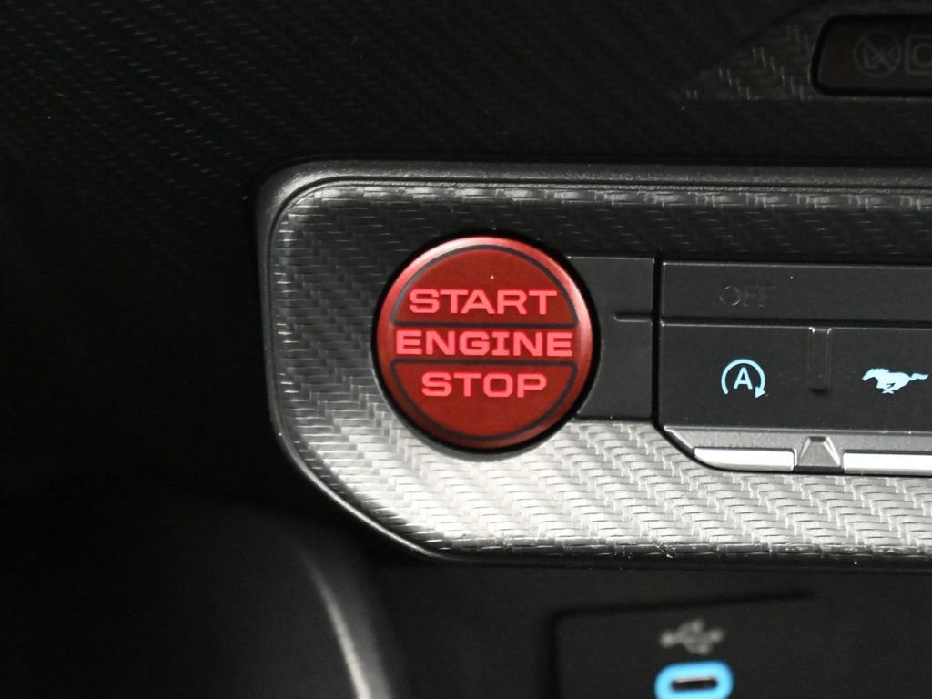 Used 2024 Ford Mustang Convertible image 16