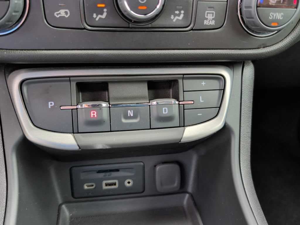 Used 2024 GMC Terrain SLT AWD/4WD image 24