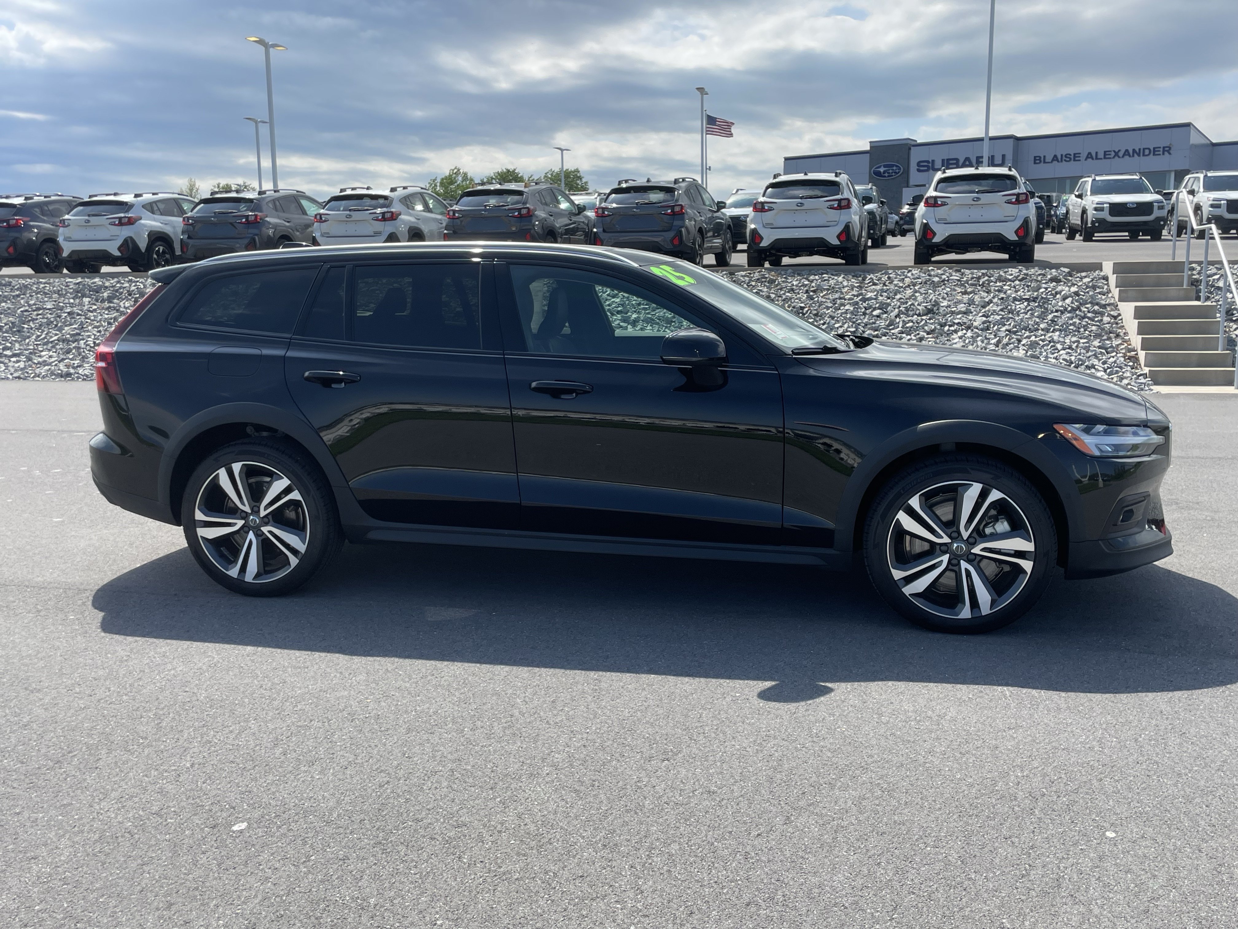 Used 2025 Volvo V60 B5 Cross Country Plus AWD/4WD video 2