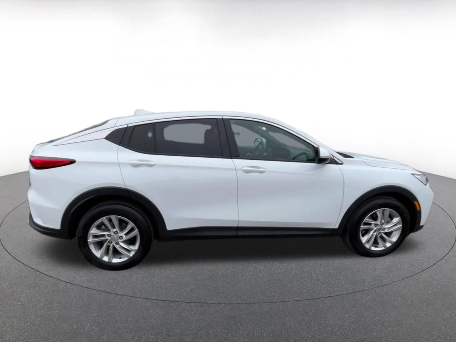 Used 2025 Buick Envista Preferred image 16