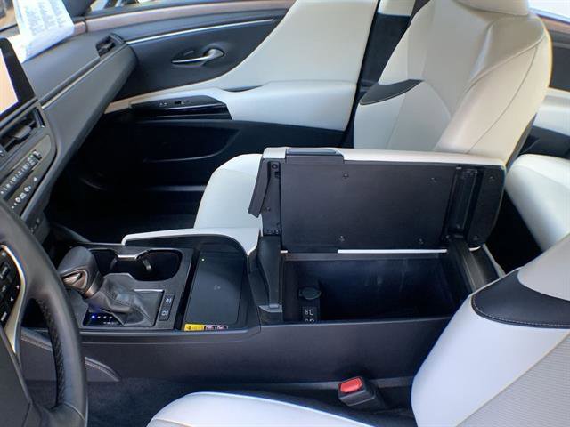 Certified 2025 Lexus ES 300h w/ Premium Package image 21