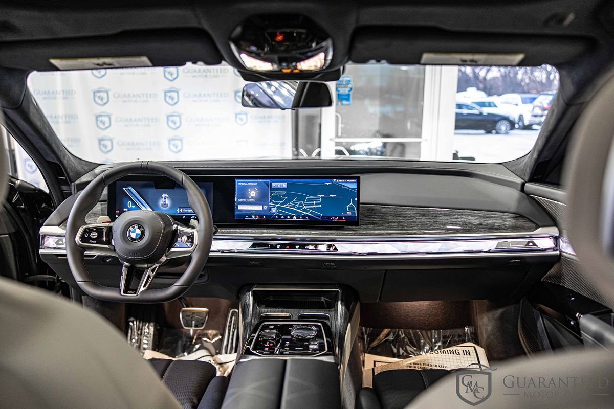 Used 2025 BMW 760i xDrive w/ Executive Package AWD/4WD image 36