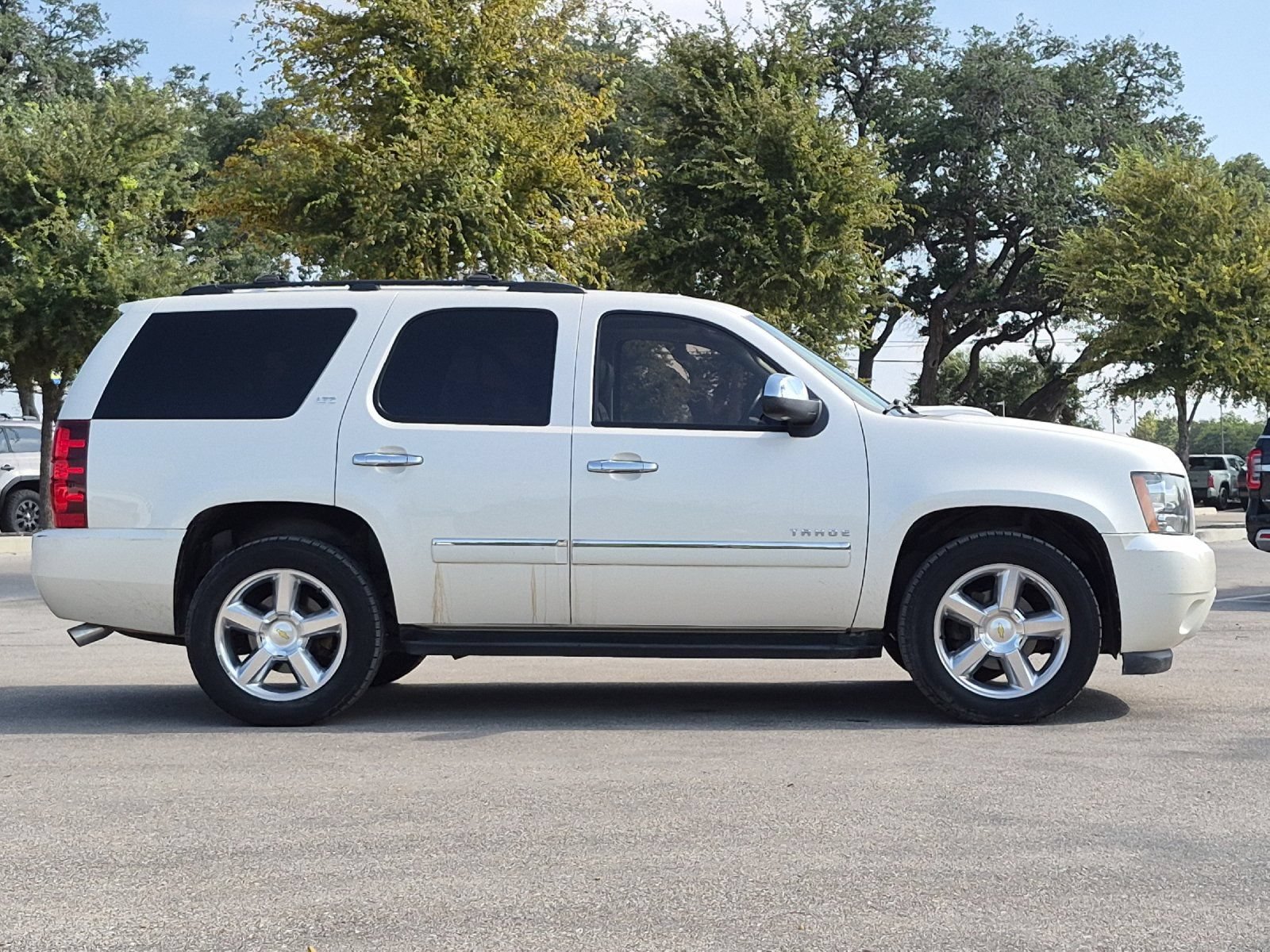Used 2013 Chevrolet Tahoe LTZ RWD image 6