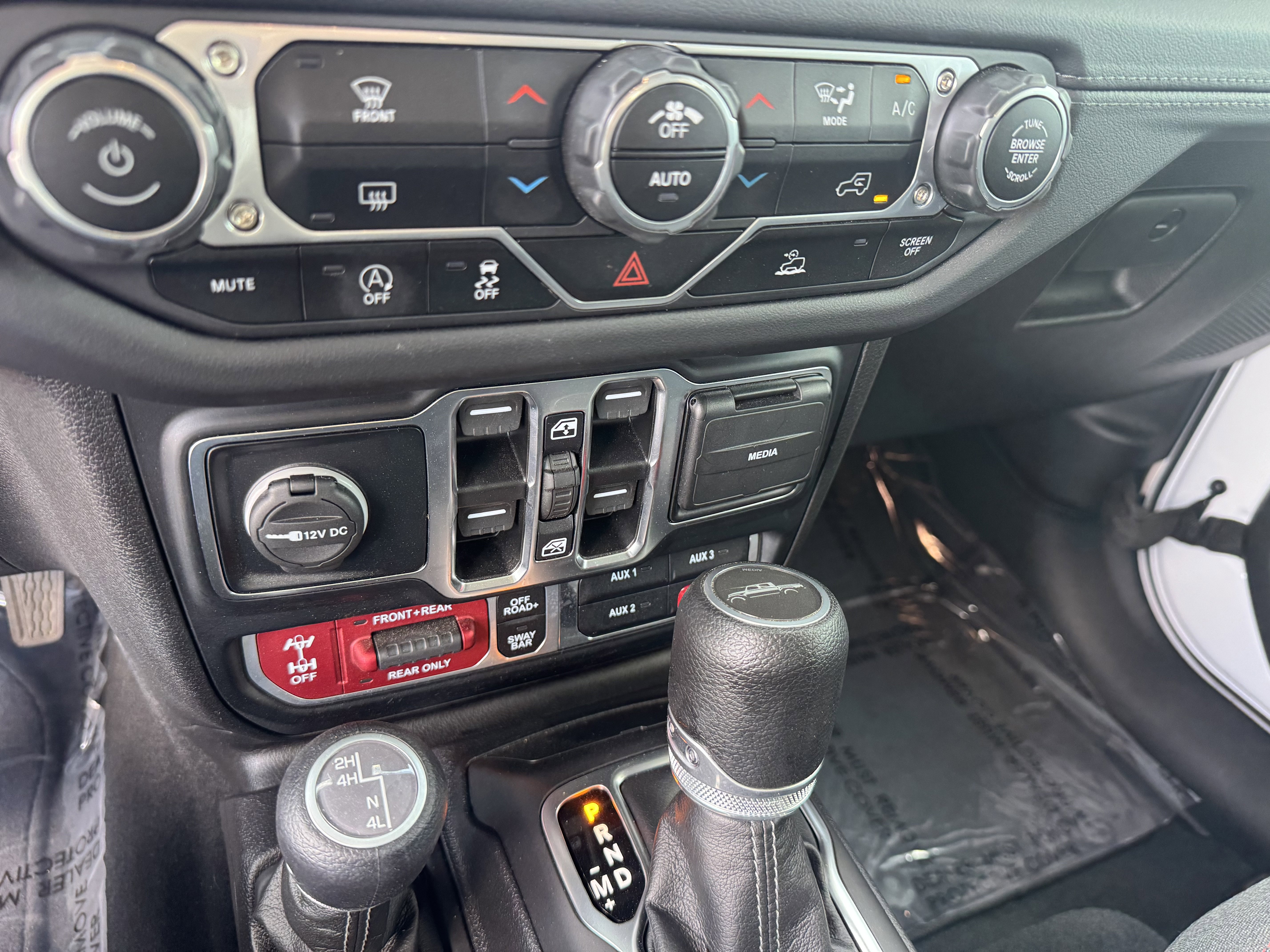 Used 2024 Jeep Gladiator Rubicon image 13