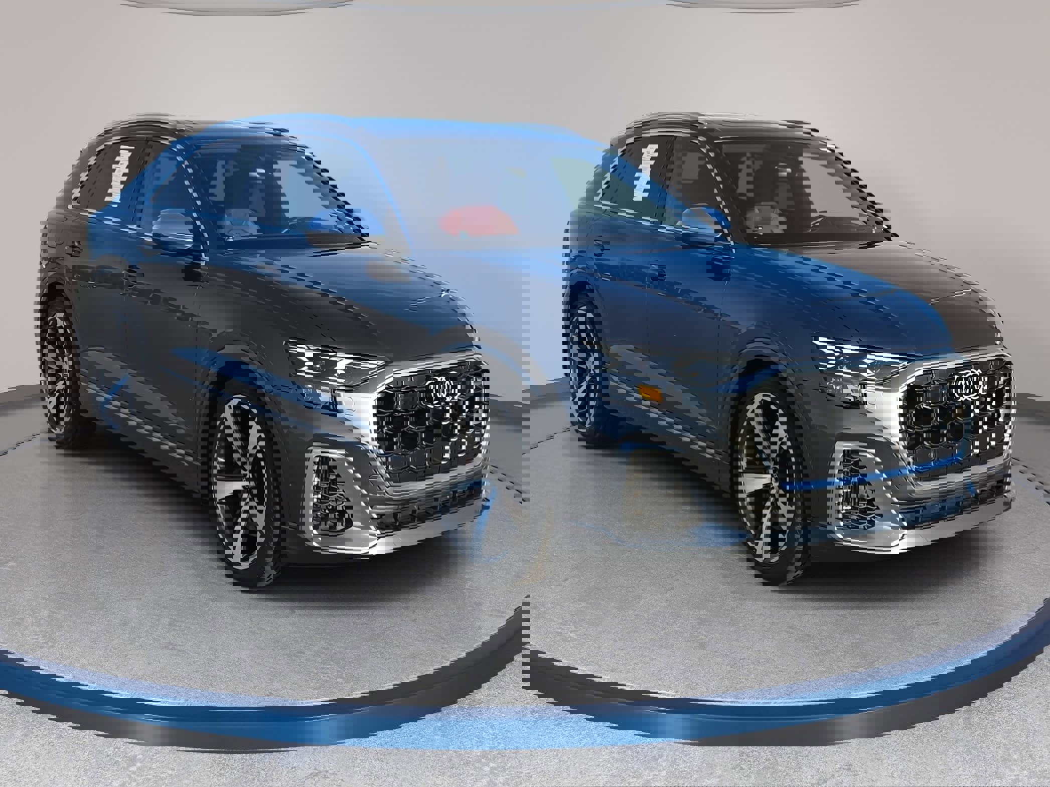 Used 2024 Audi SQ8 Prestige w/ Prestige Package image 3