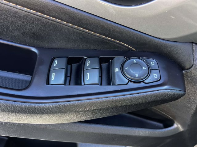 Used 2020 Chevrolet Traverse LT FWD image 18