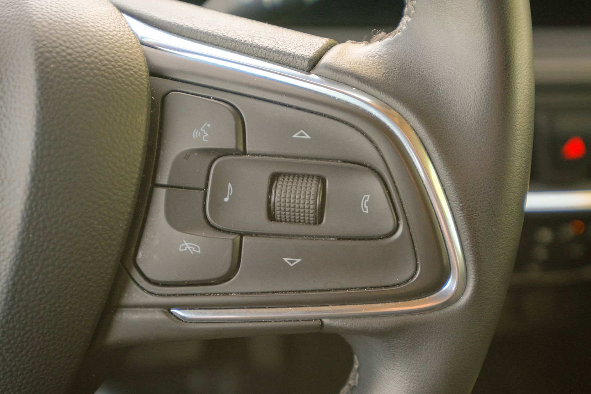 Used 2024 Buick Encore GX Sport Touring image 35