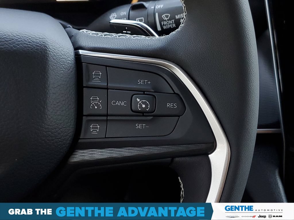 Used 2024 Jeep Grand Cherokee L Altitude AWD/4WD image 16