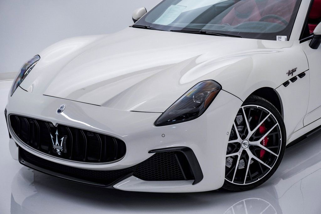 Certified 2024 Maserati GranCabrio Trofeo image 4
