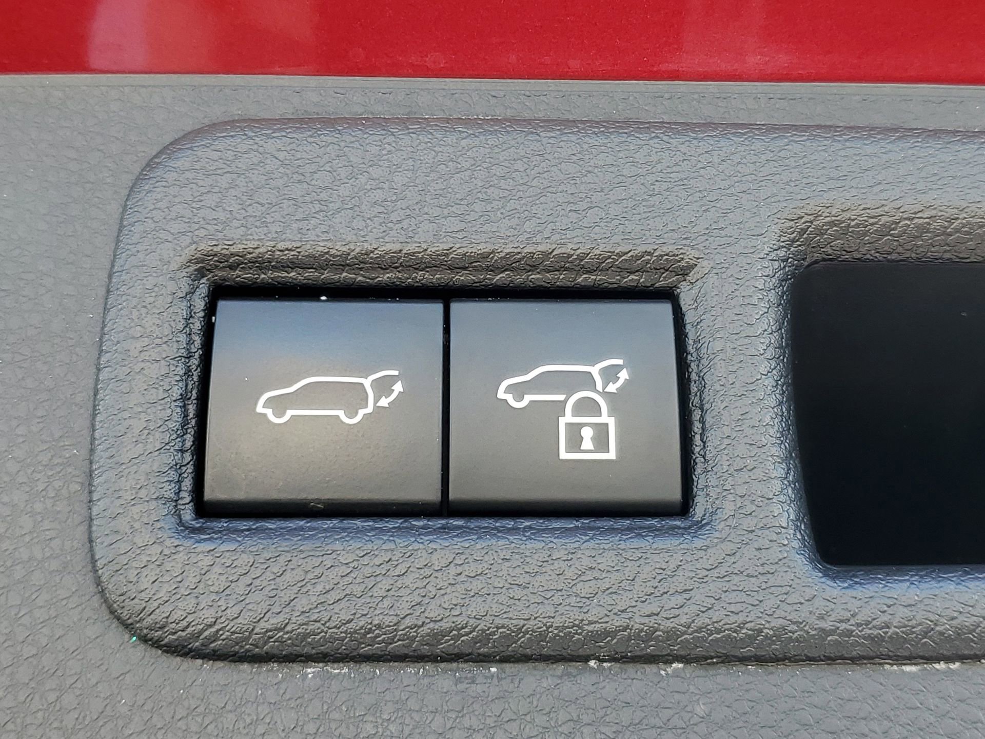 Used 2021 Toyota Venza LE image 9