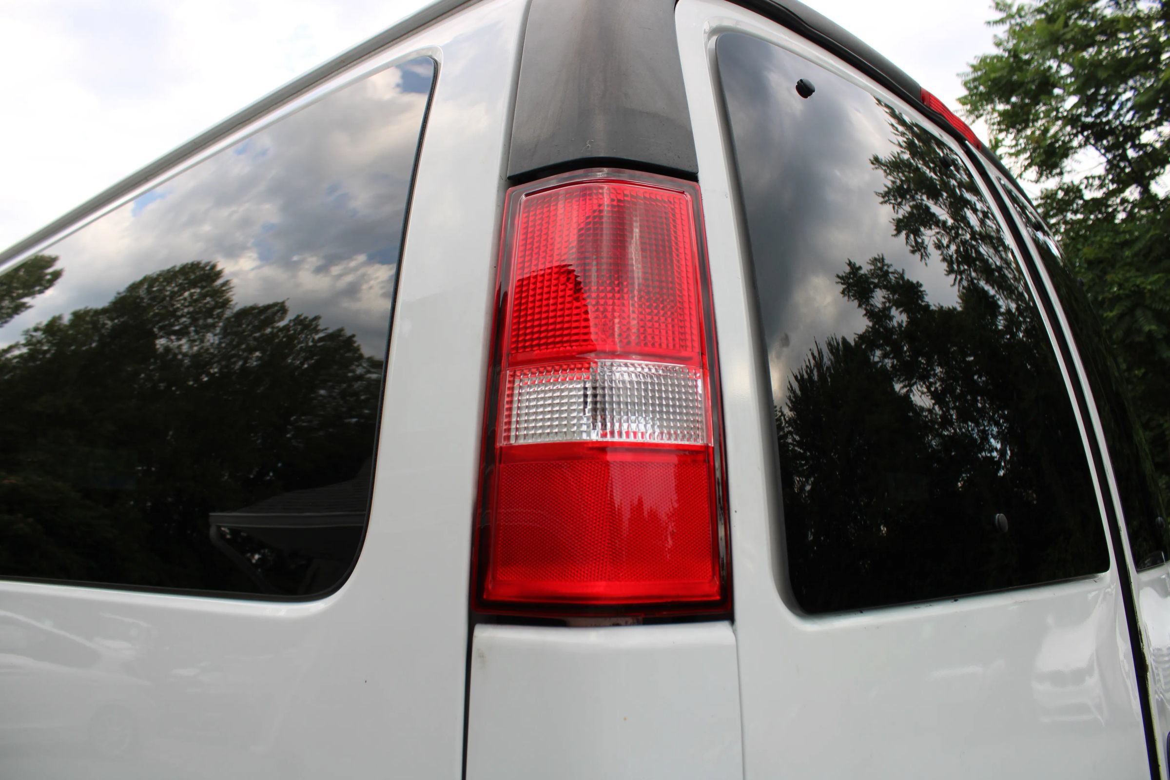 Used 2019 Chevrolet Express 3500 LT w/ LT Preferred Equipment Group RWD image 21