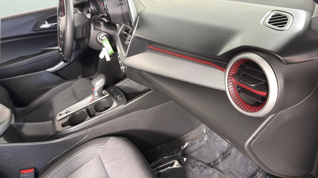 Certified 2024 Chevrolet Trax RS w/ Sunroof Package FWD image 36