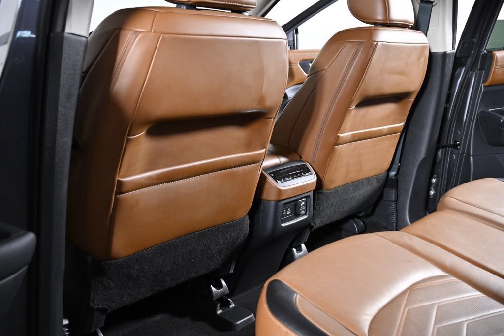 Certified 2024 Nissan Pathfinder Platinum w/ Black Appearance Package AWD/4WD image 29