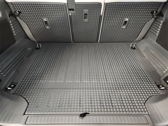 Used 2026 Land Rover Defender 110 S image 33