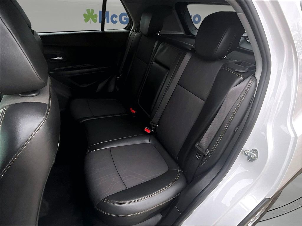Used 2020 Chevrolet Trax LT w/ LT Convenience Package FWD image 24
