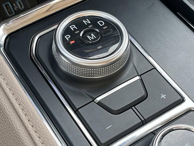 Used 2022 Ford Expedition XLT image 39