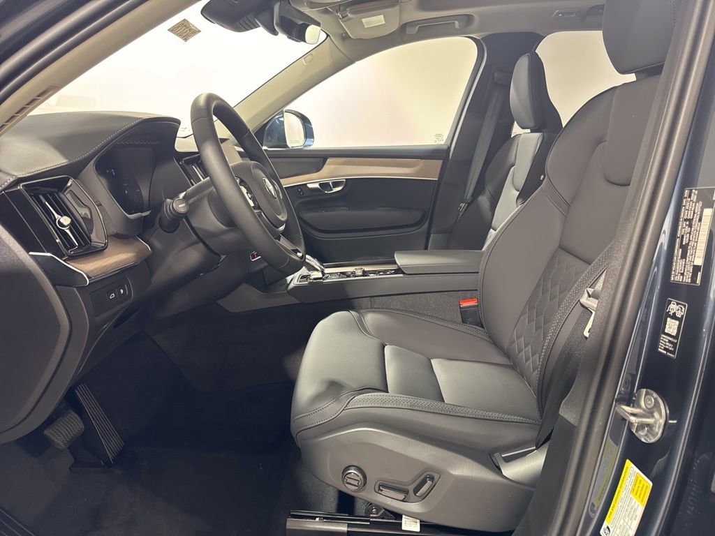 New 2026 Volvo XC90 T8 Plus w/ Protection Package Premier image 19