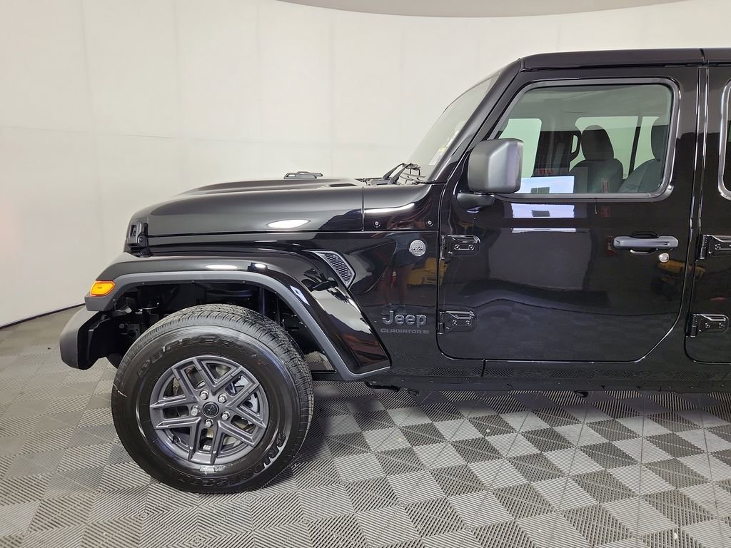 New 2025 Jeep Gladiator Sport image 2