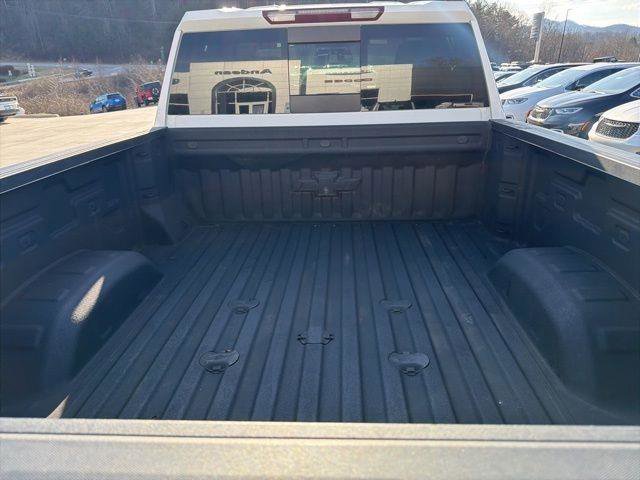 Used 2023 Chevrolet Silverado 2500 LT w/ Convenience Package image 5