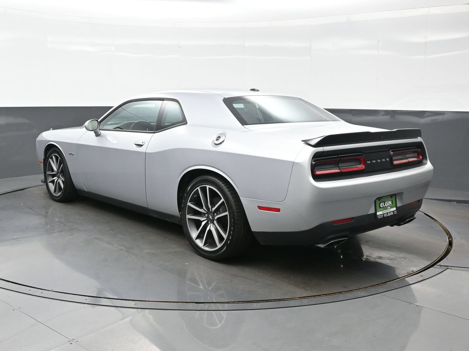 Used 2023 Dodge Challenger R/T RWD image 5