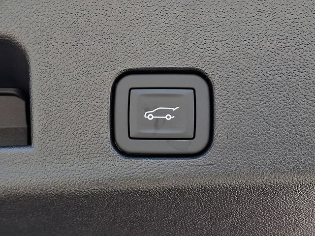Used 2025 GMC Acadia AT4 w/ LPO, Floor Liner Package AWD/4WD image 31