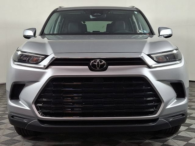 Used 2024 Toyota Grand Highlander AWD image 5
