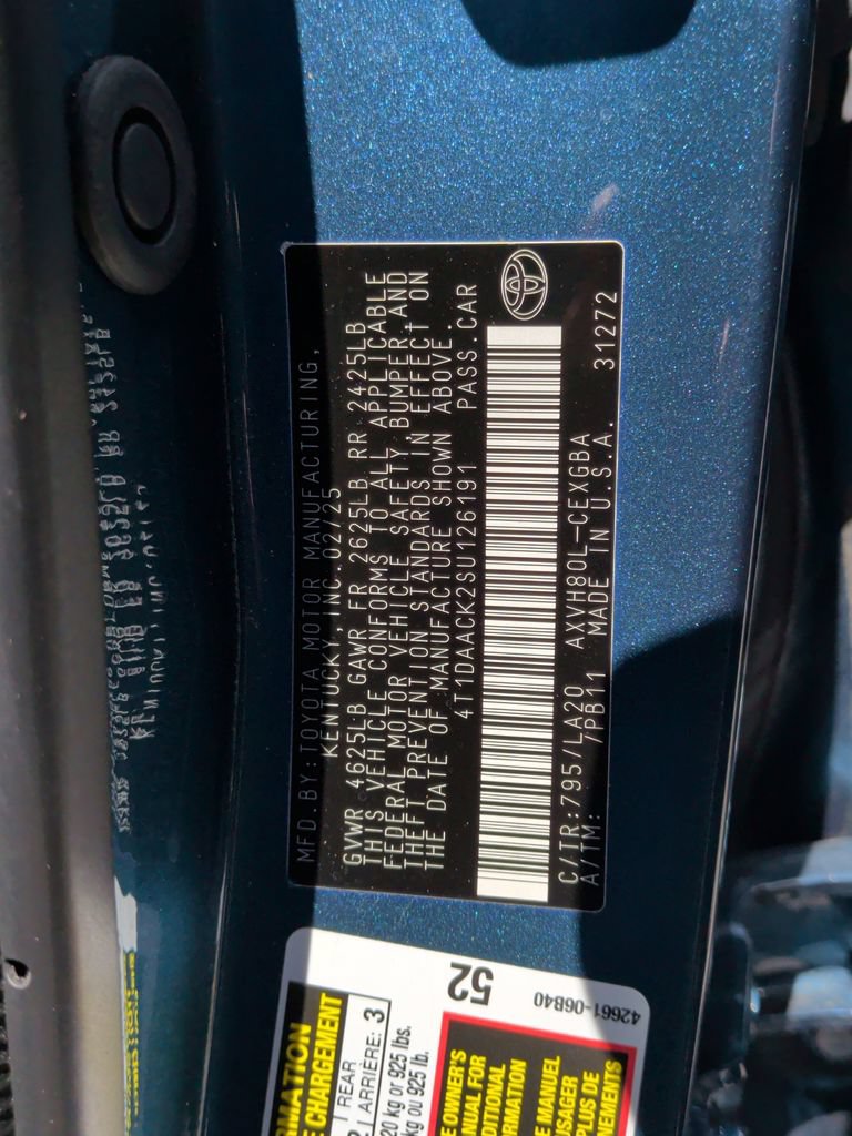 Used 2025 Toyota Camry XLE FWD image 32