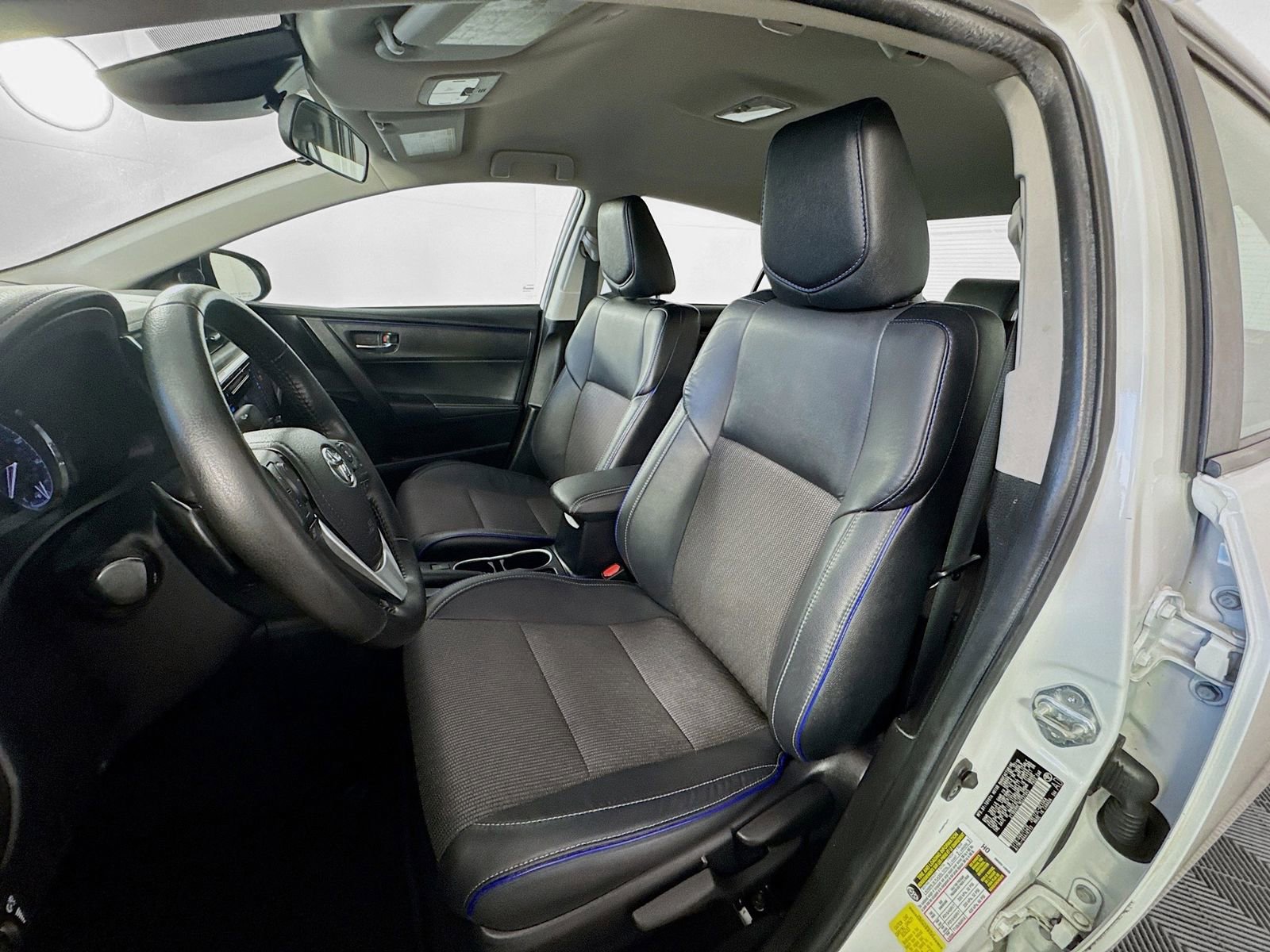 Used 2019 Toyota Corolla SE w/ Carpet Mat Package (TMS) FWD image 13