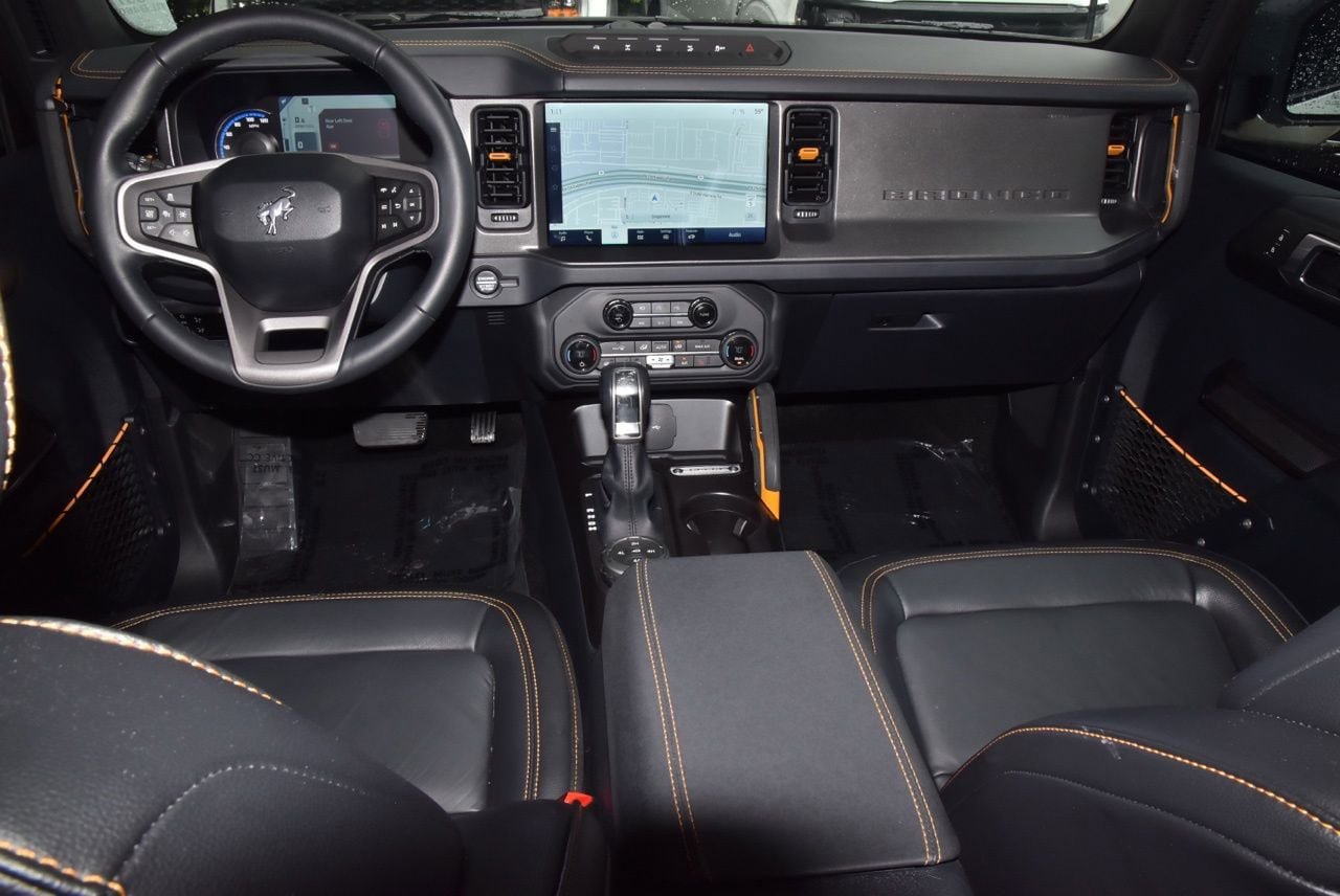 Certified 2024 Ford Bronco Badlands AWD/4WD image 16