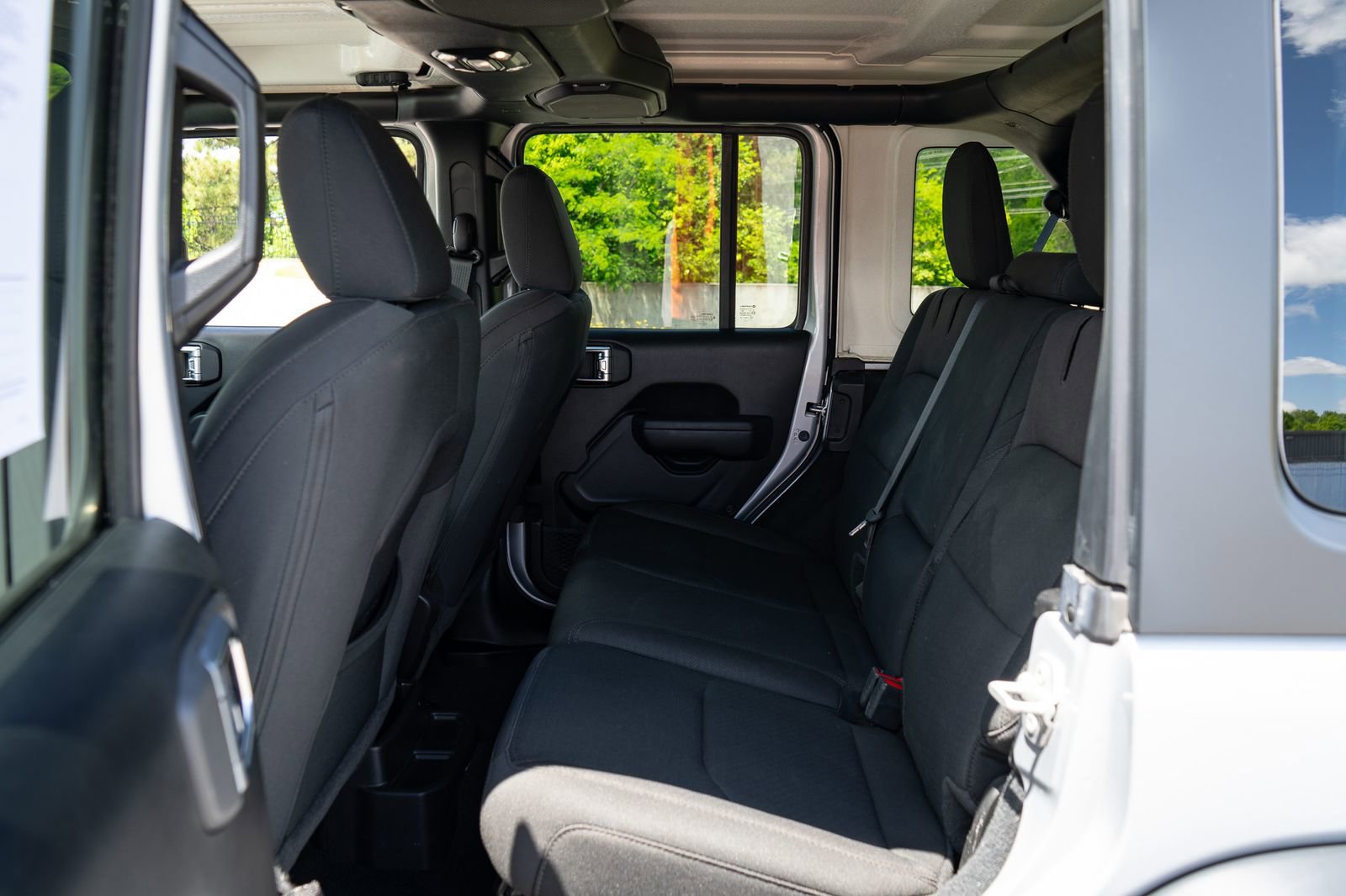 Used 2023 Jeep Wrangler Unlimited w/ Convenience Group AWD/4WD image 18