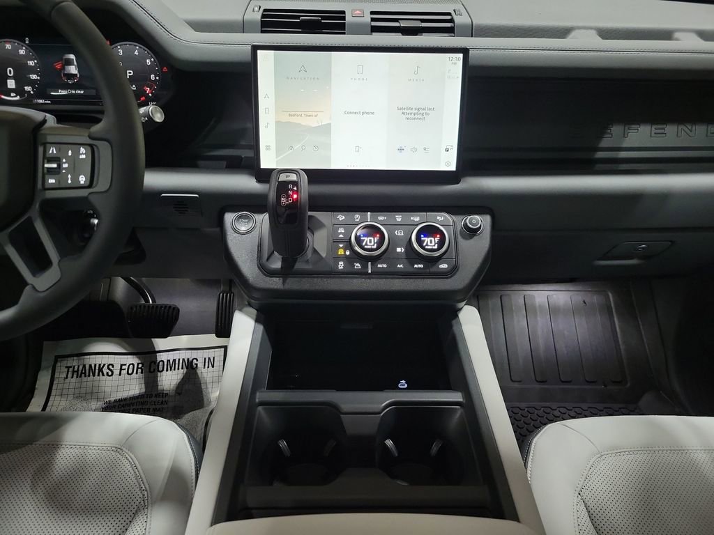Used 2025 Land Rover Defender 110 S image 25