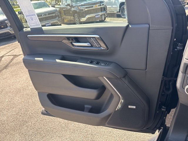 New 2026 Chevrolet Suburban Premier w/ Sun And Tow Package image 21