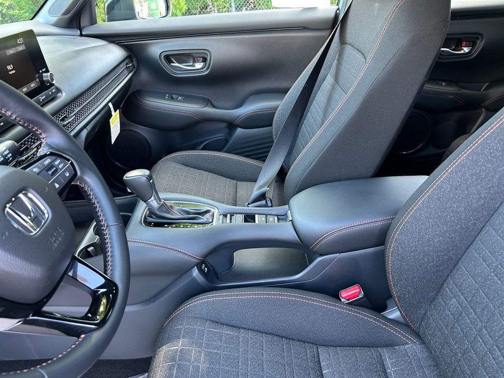 Certified 2025 Honda HR-V Sport image 26