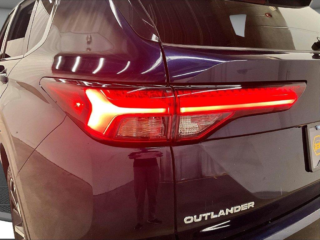 Used 2022 Mitsubishi Outlander SEL AWD/4WD image 23