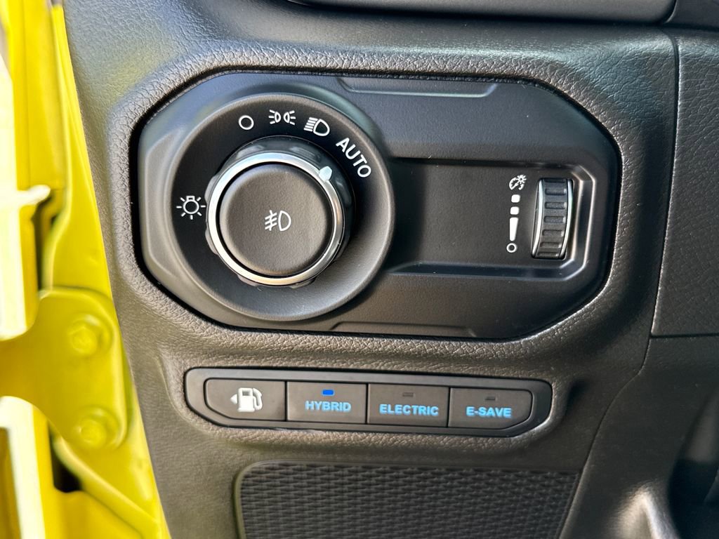 Used 2023 Jeep Wrangler Unlimited Rubicon 4xe image 14