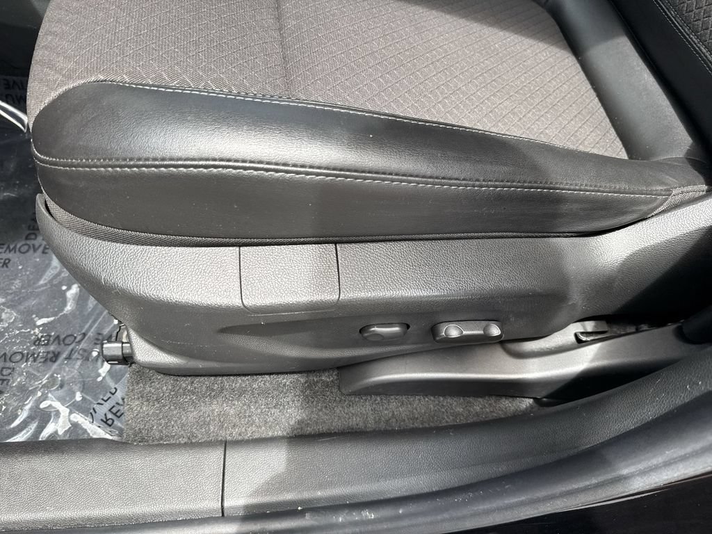 Used 2021 Buick Encore Preferred w/ Safety Package II FWD image 40