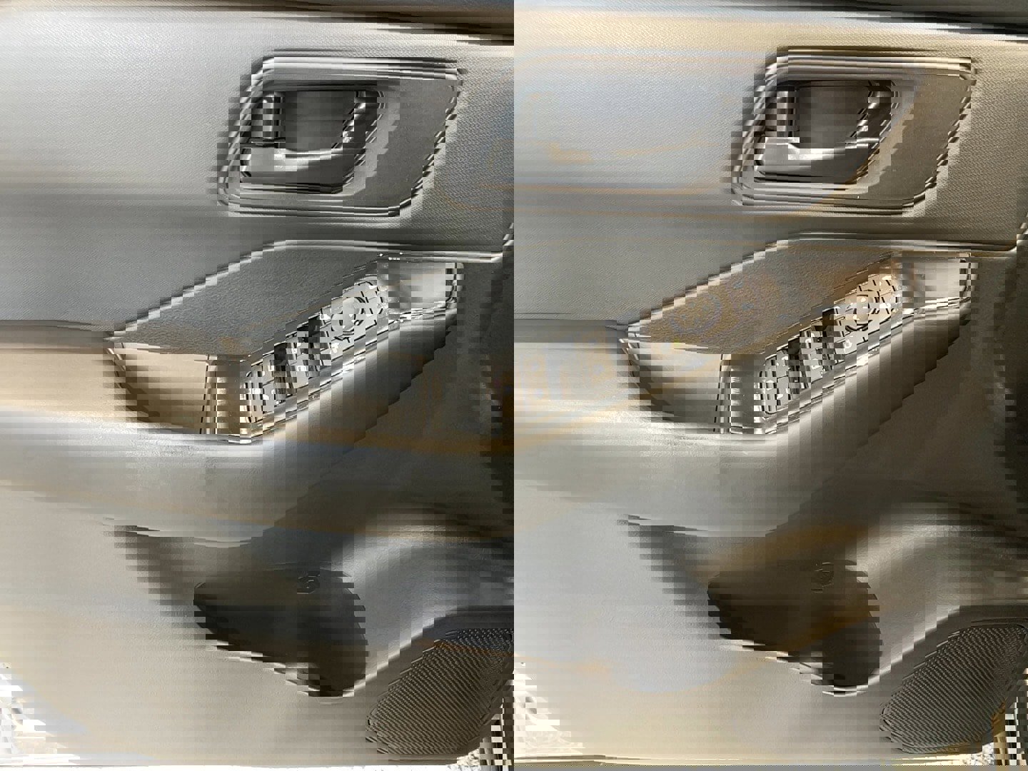 Used 2025 Nissan Rogue S image 11